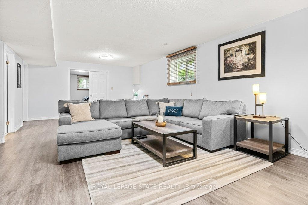 48 McMaster Drive photo 26