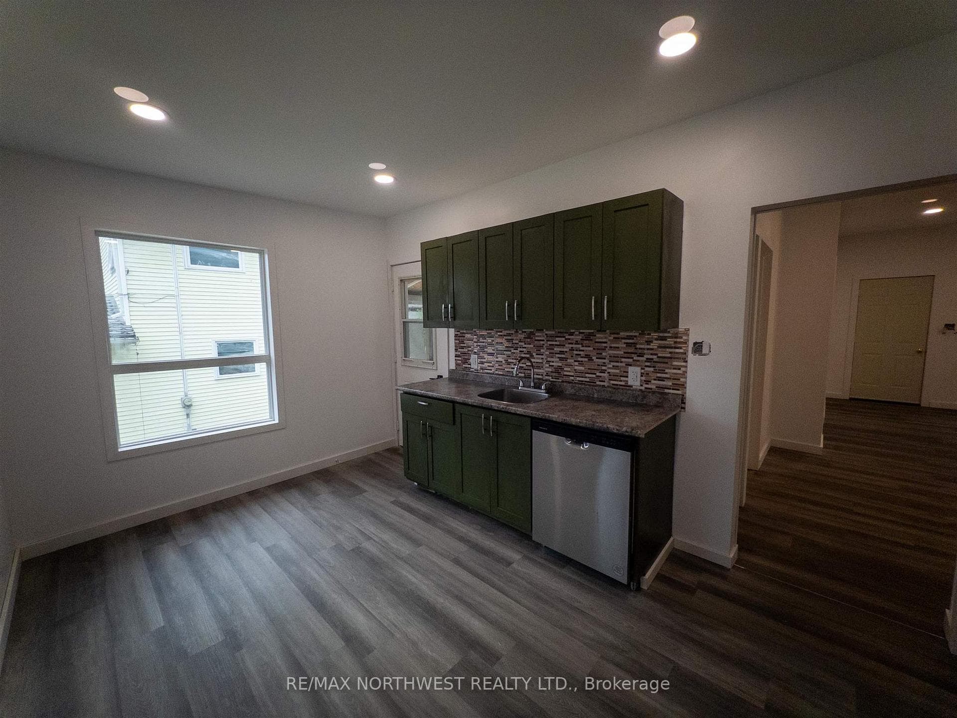 518 Sixth Avenue South photo 4