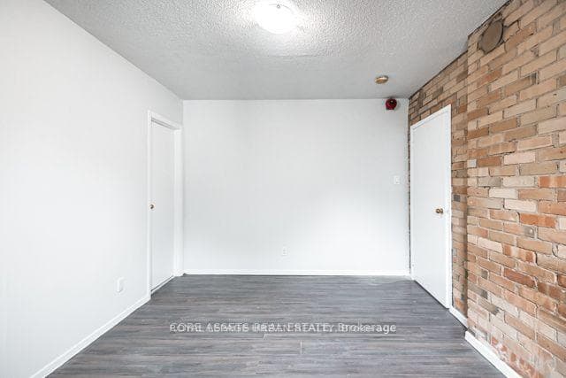 72 Wellesley Street Unit 202 photo 12