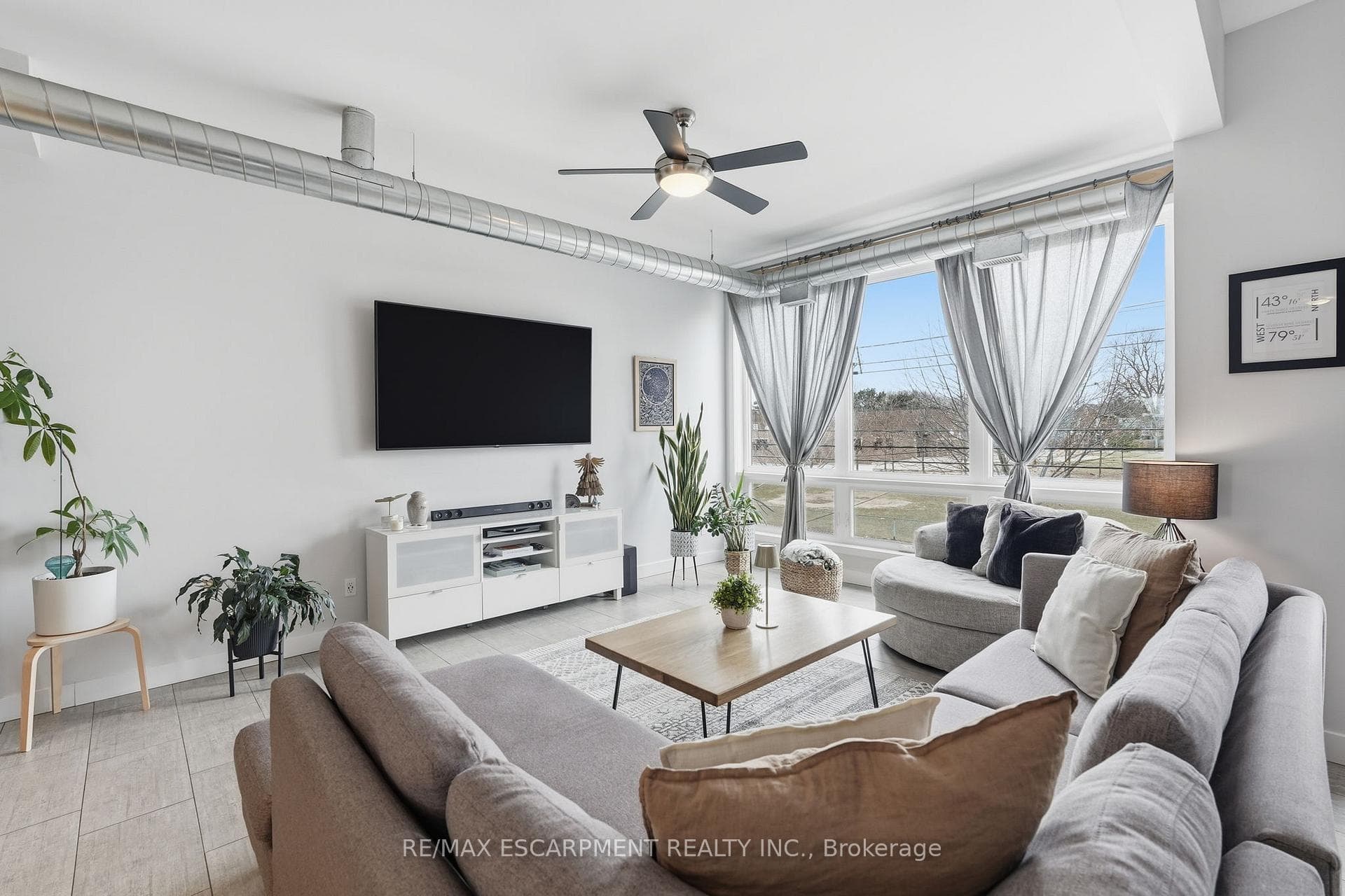 414 JOHN Street photo 11
