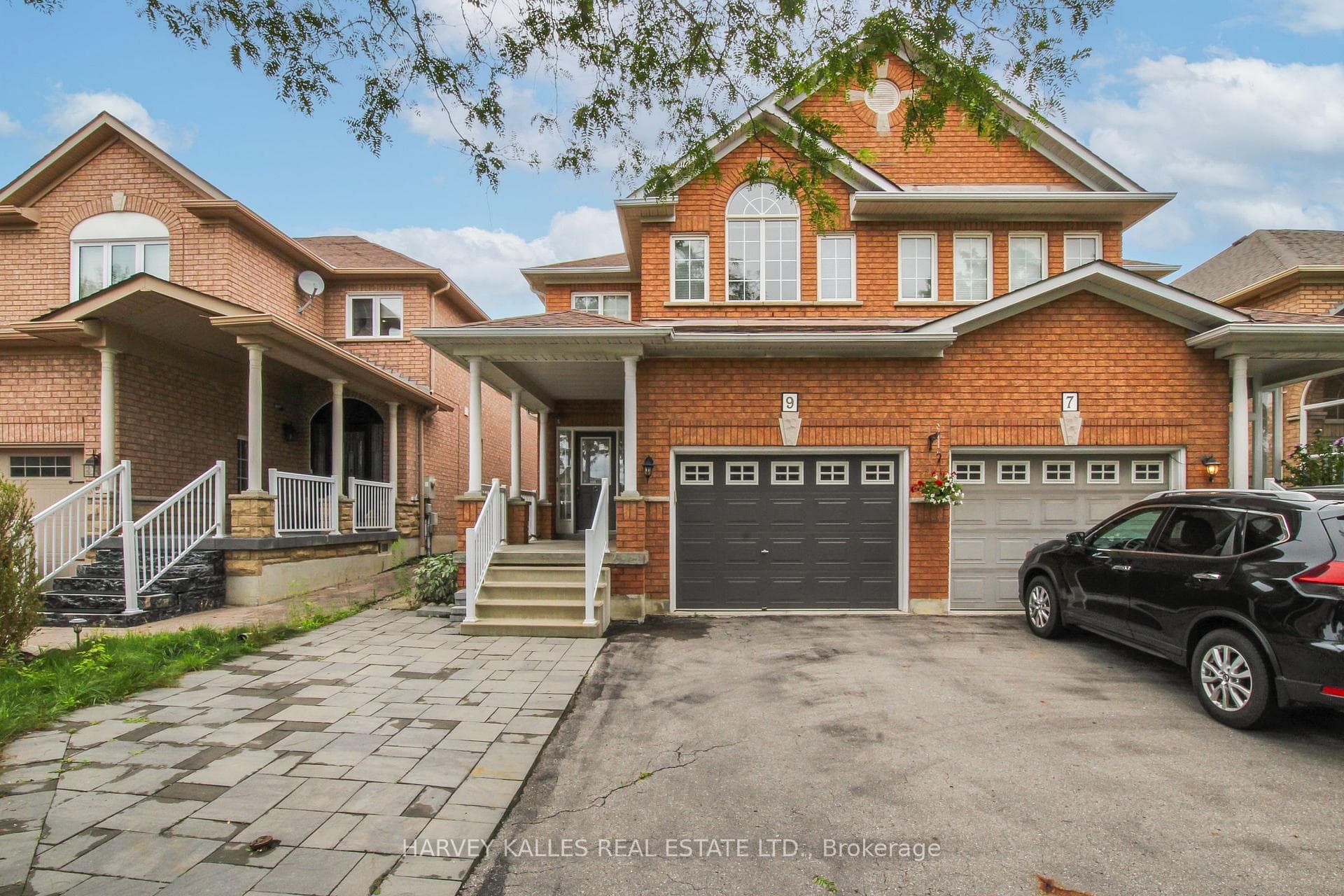 9 Agostino Crescent photo 1
