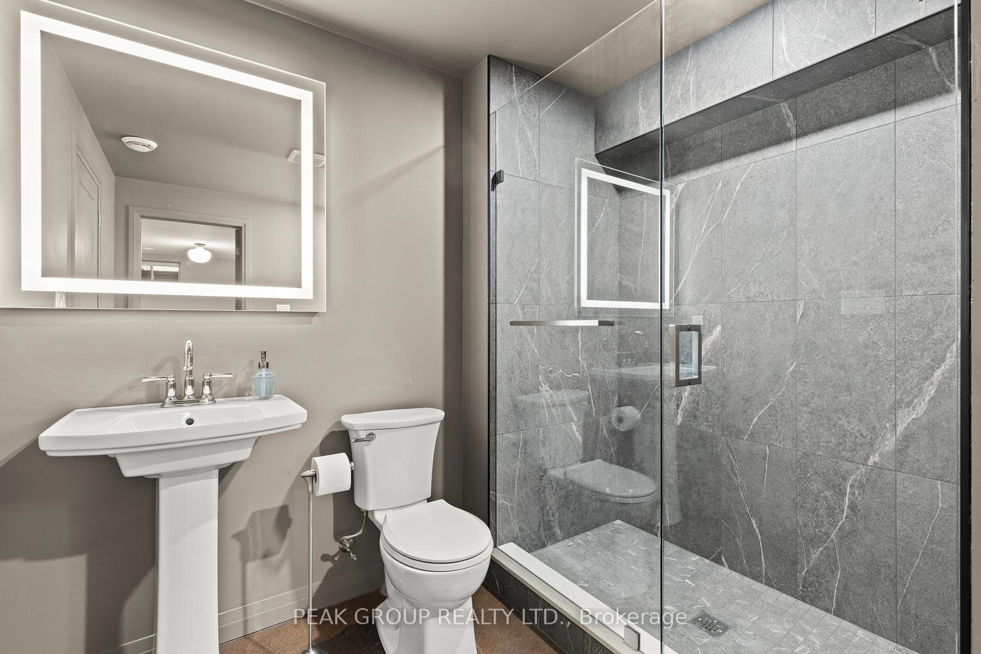 8974 Willoughby Drive Unit 8 photo 39