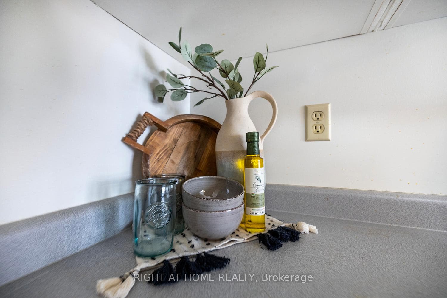 55 Abernethy Crescent photo 13