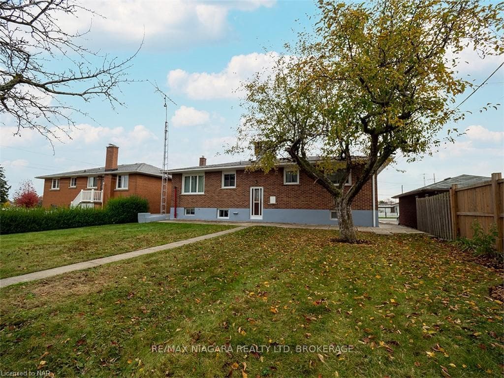 14 BROCK Street photo 21