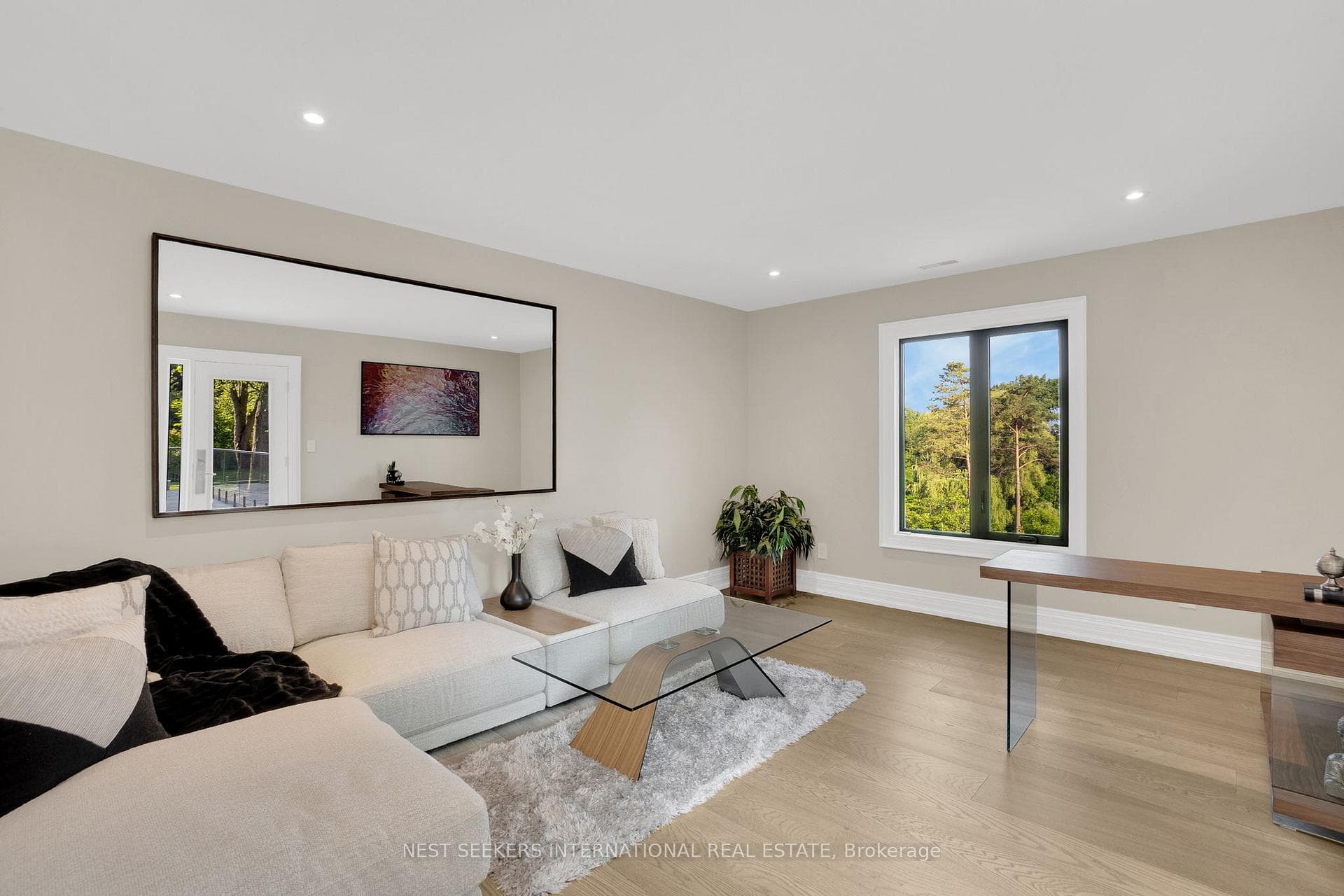 141 Kingscross Drive photo 19