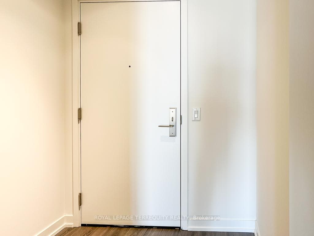 20 Edward Street Unit 1617 photo 3