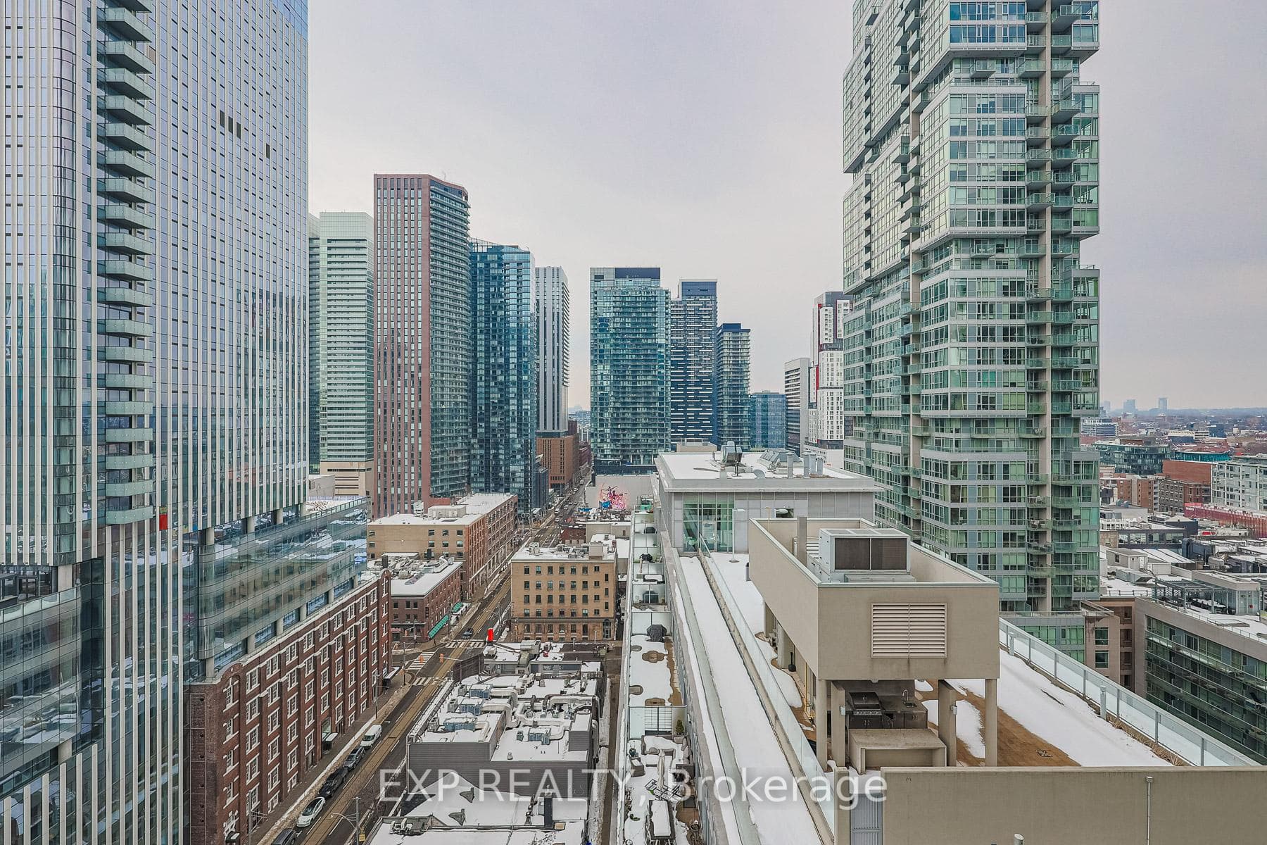 126 Simcoe Street Unit 1903 photo 35