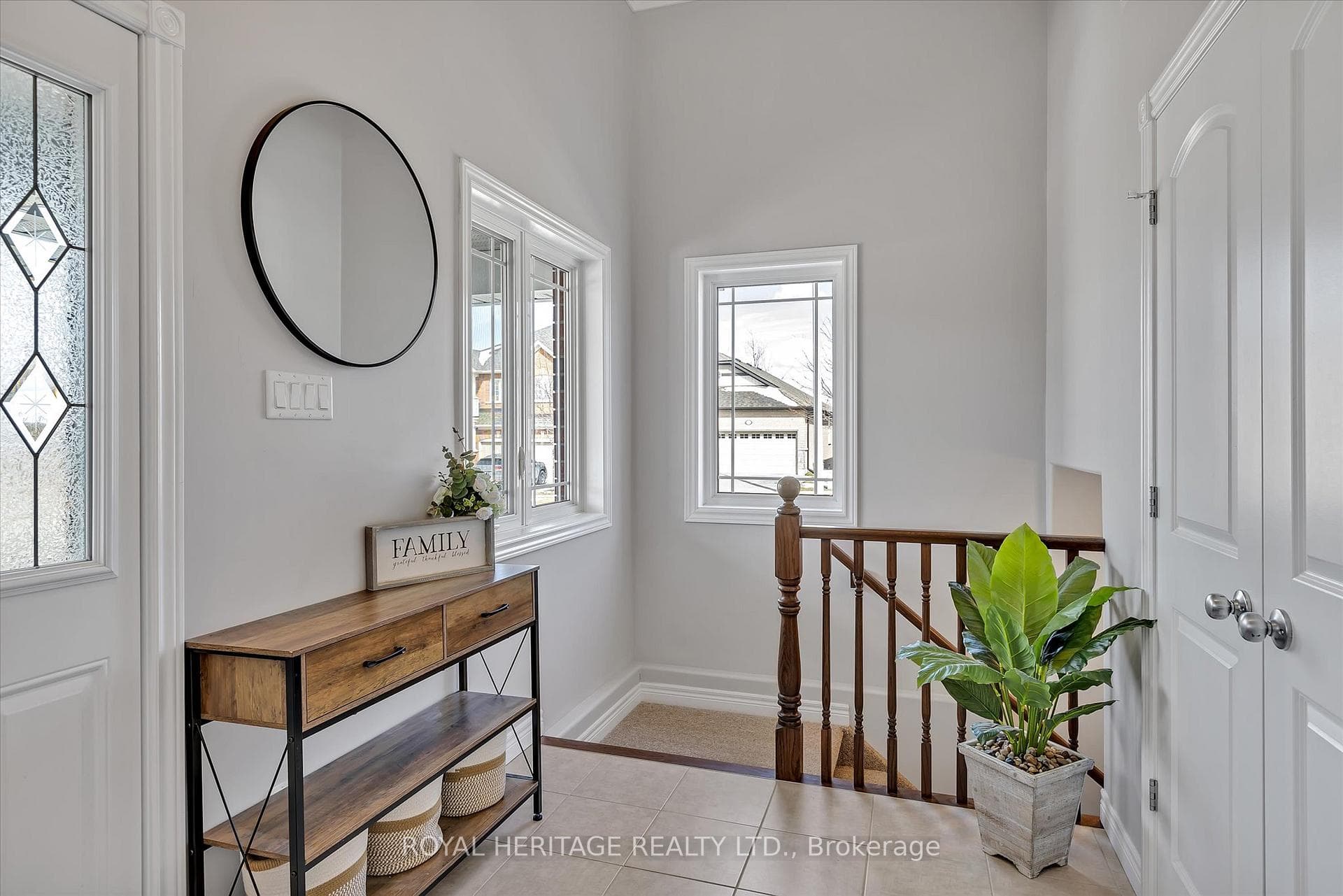 562 JOSLIN Street photo 27