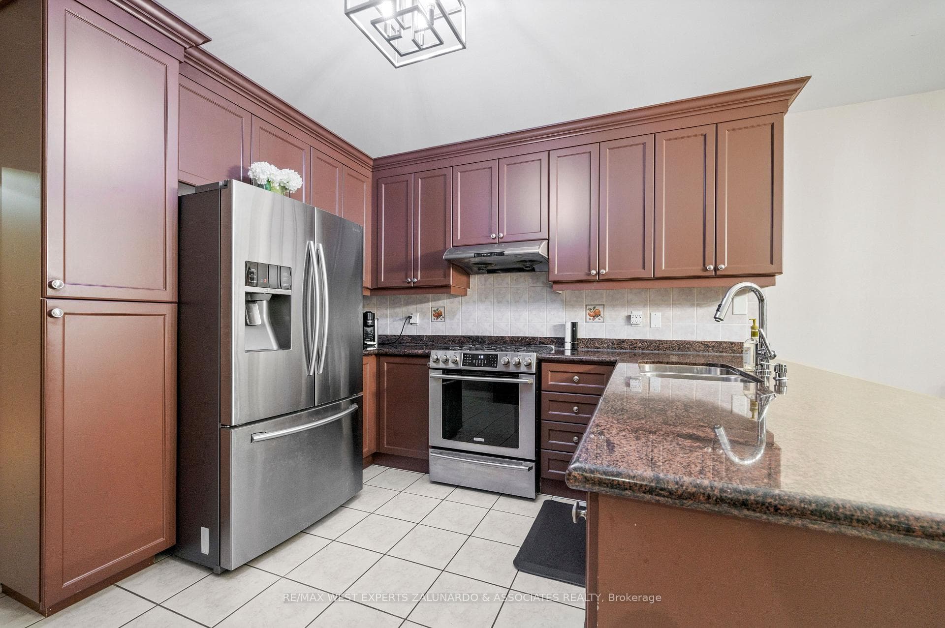 59 Forest Fountain Drive photo 8