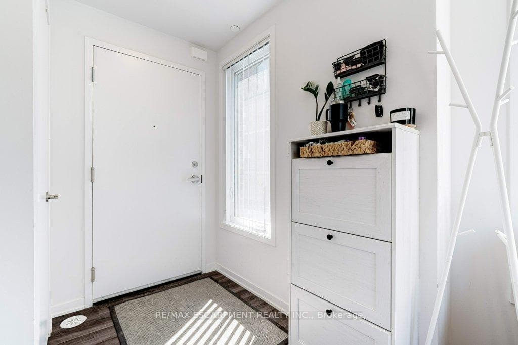 260 Twelfth Street Unit 11 photo 2