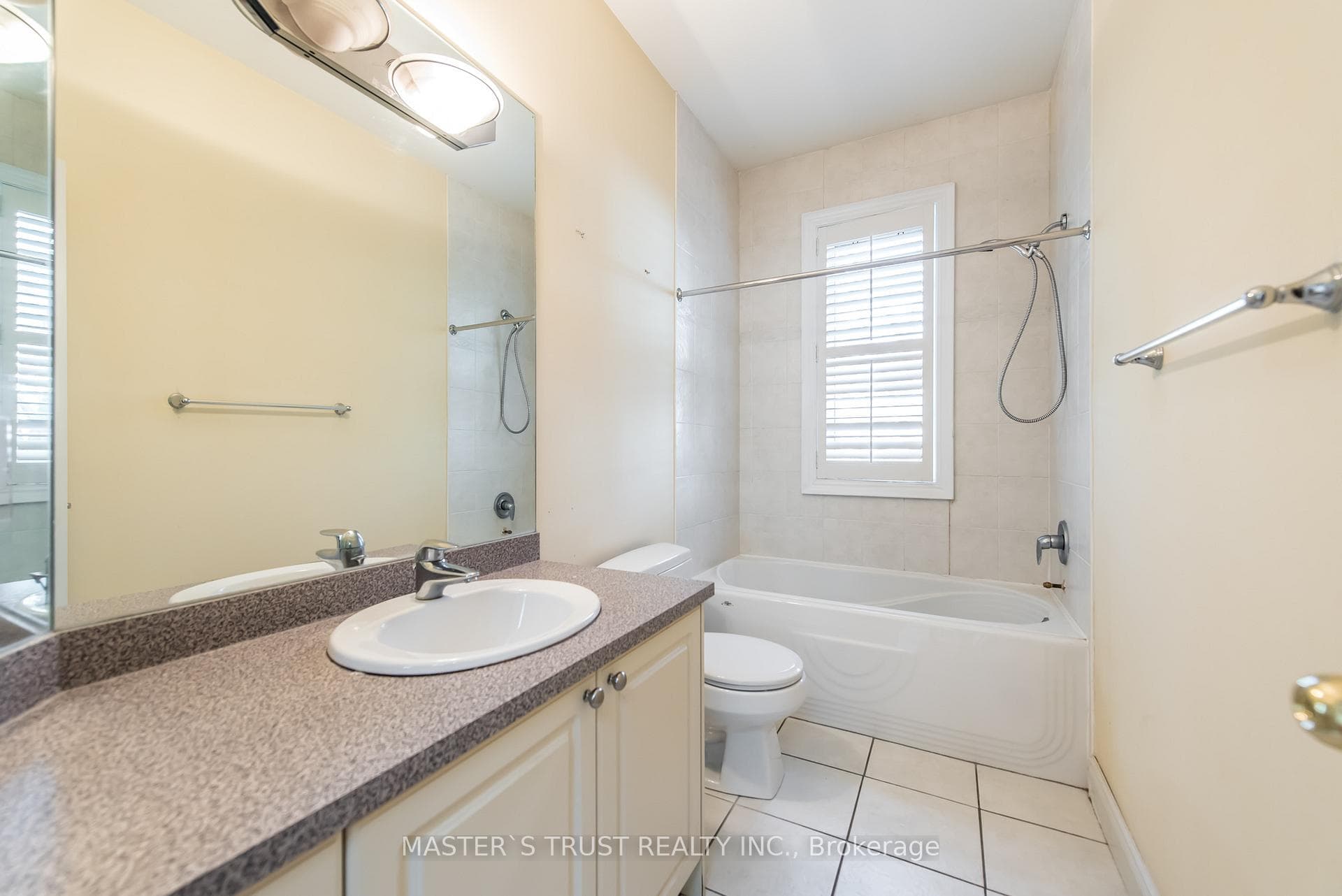 242 Empress Avenue photo 26