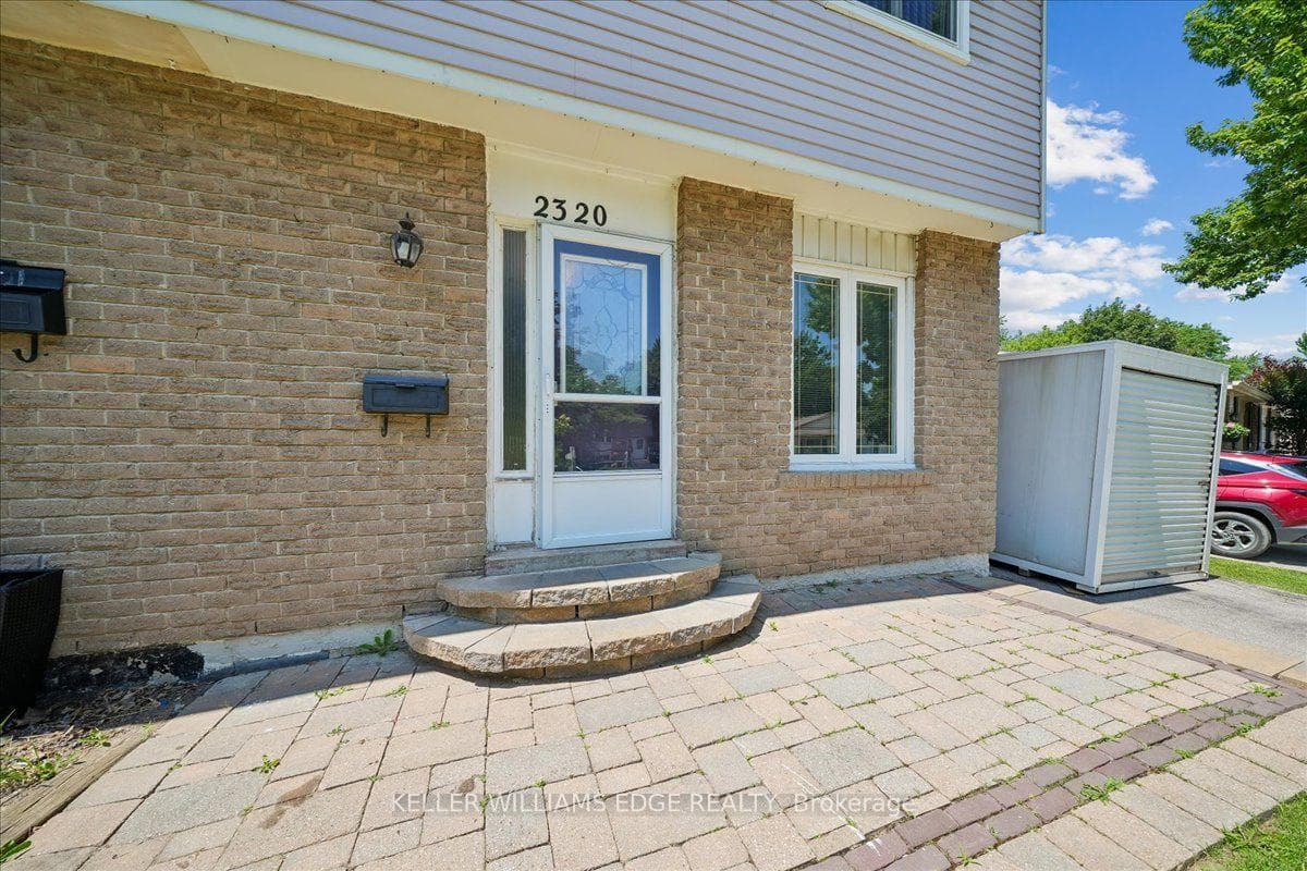 2320 Middlesmoor Crescent photo 4