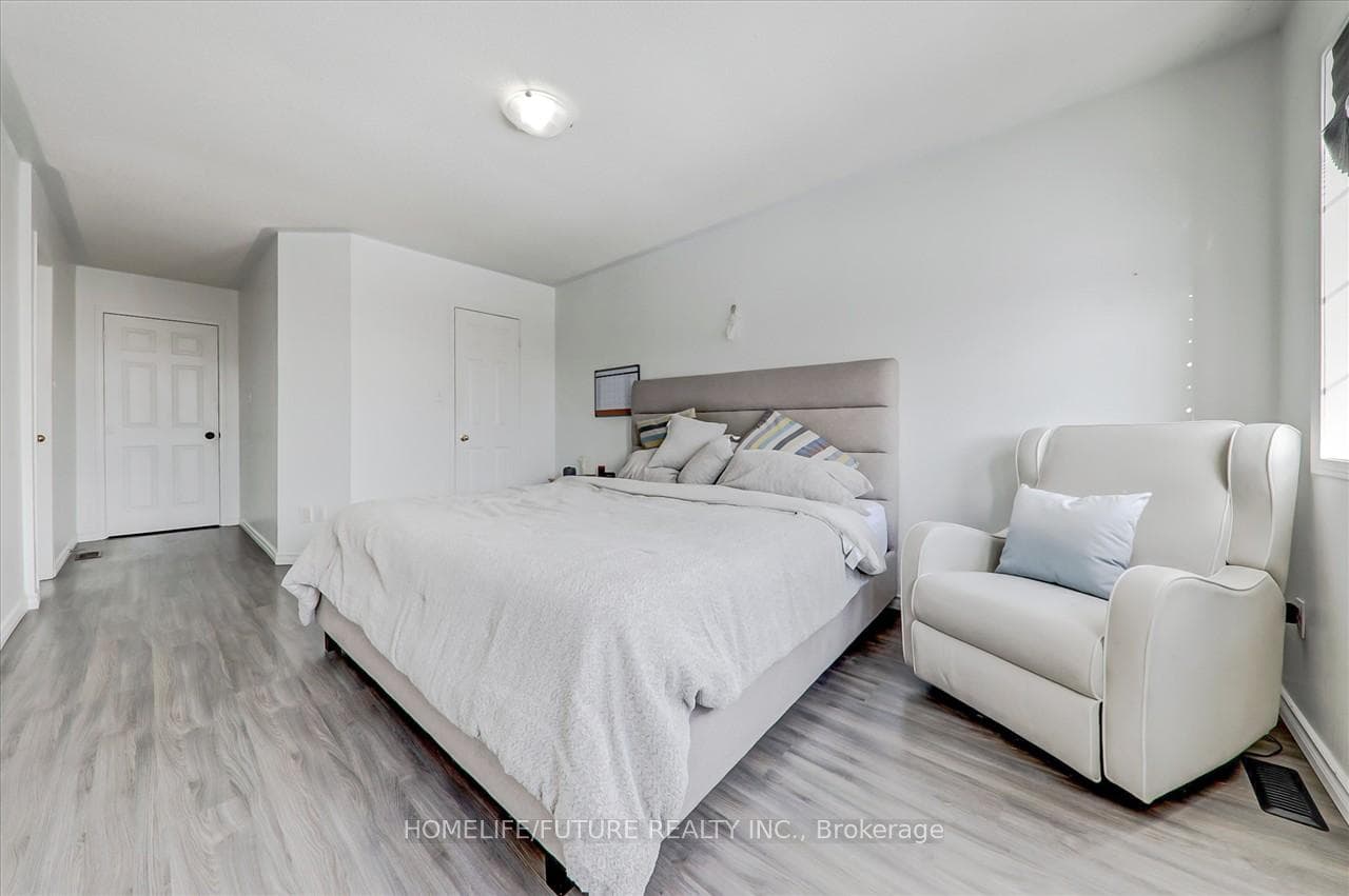 64 Bonspiel Drive photo 13
