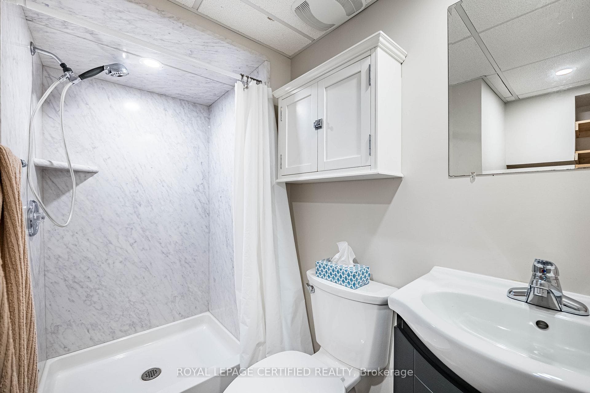17 Holmcrest Court photo 27