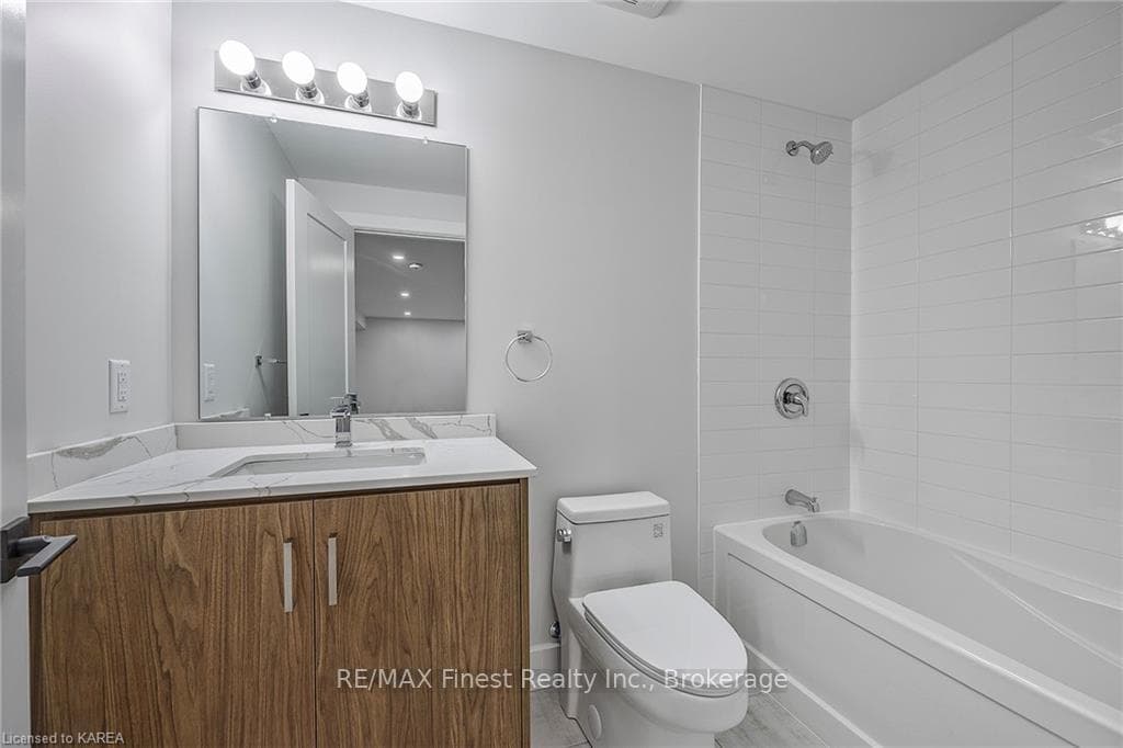 20 PARK Crescent photo 46