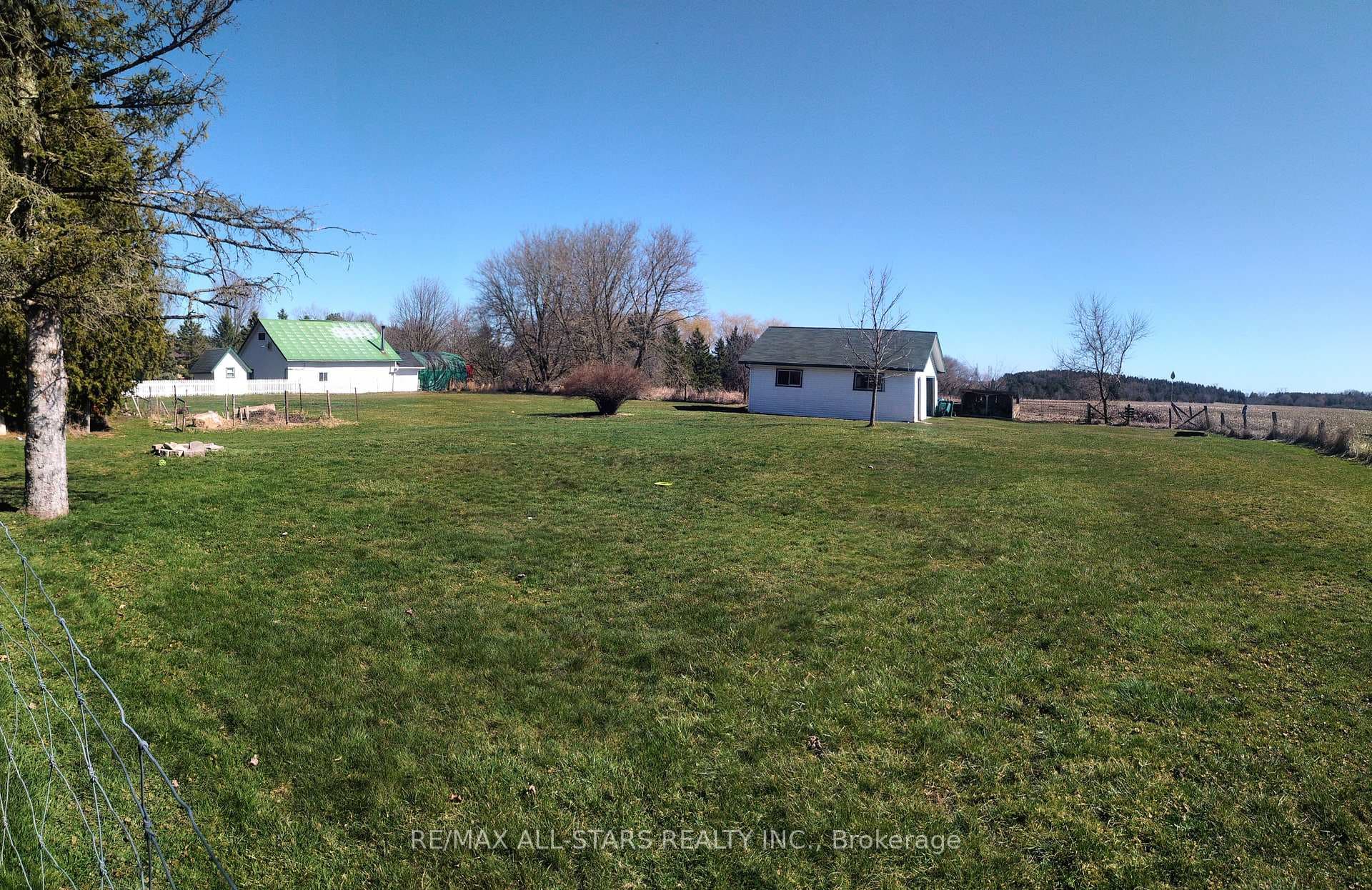 209 Columbus Road photo 5