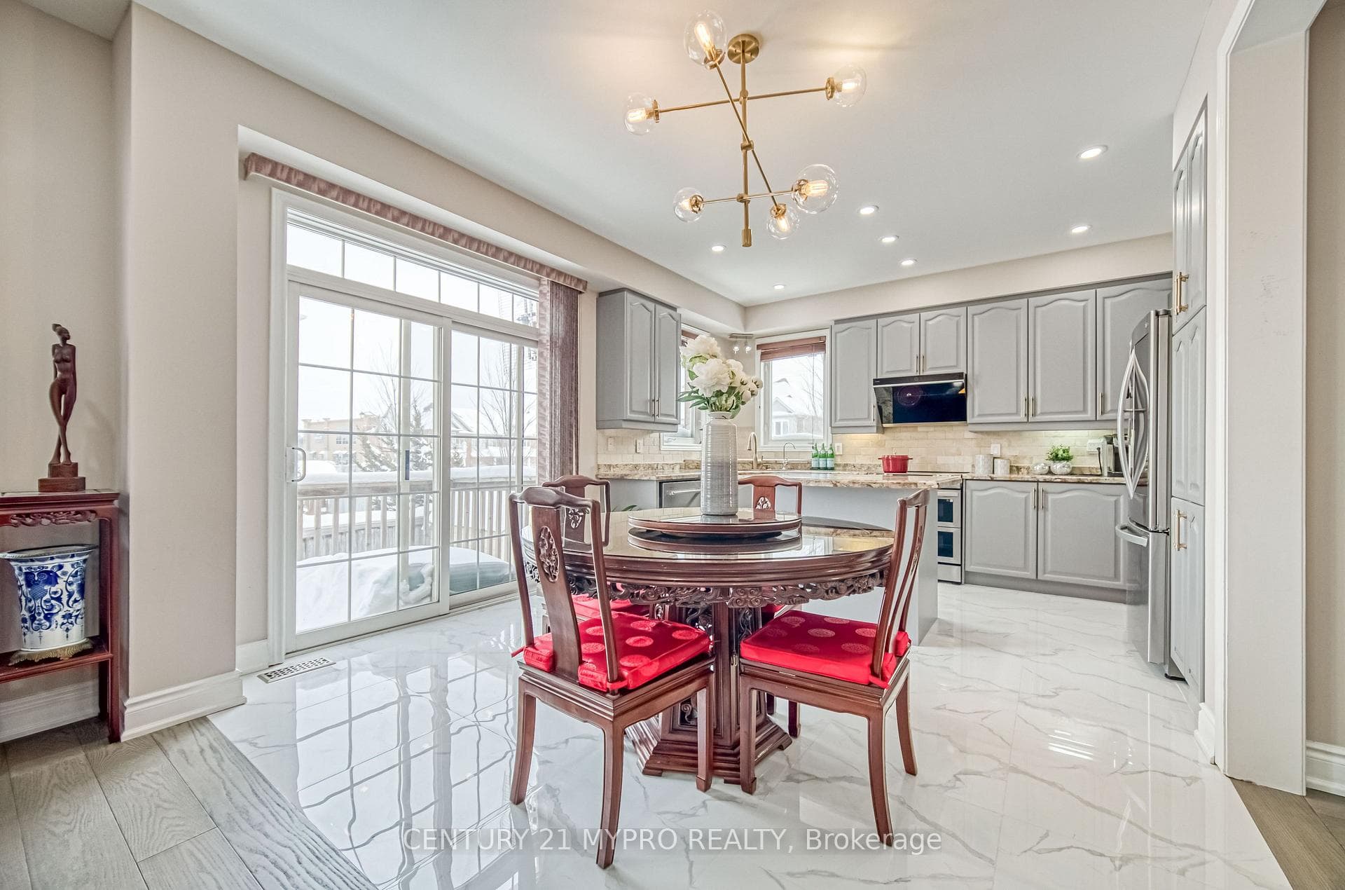 72 Vandervoort Drive photo 9