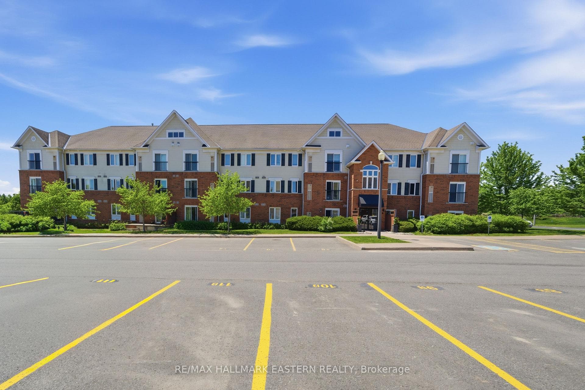 Welcome to 300 Spillsbury Dr