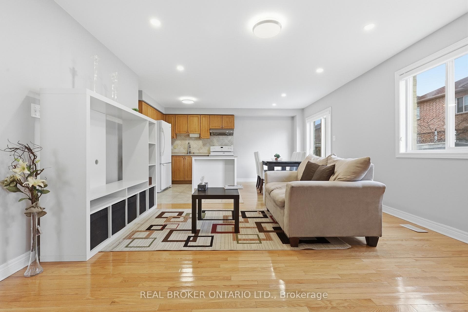 2 Sir Jacobs Crescent Unit MAIN photo 3