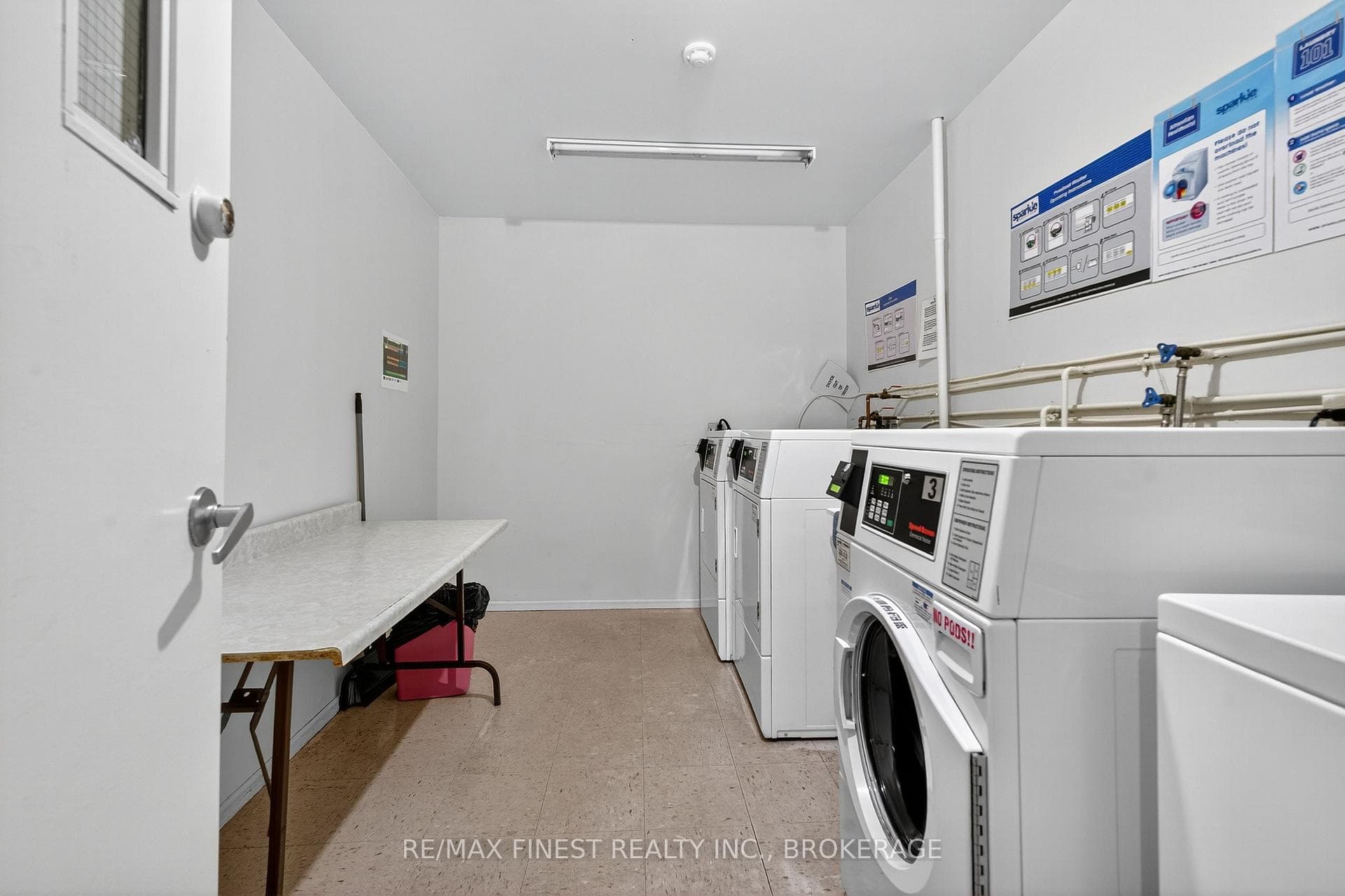 1010 Pembridge Crescent Unit 303 photo 30