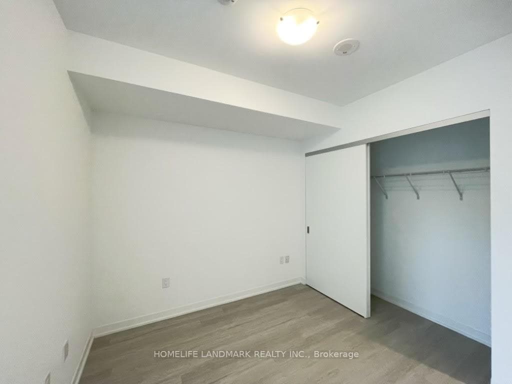 195 McCaul Street Unit 219 photo 6