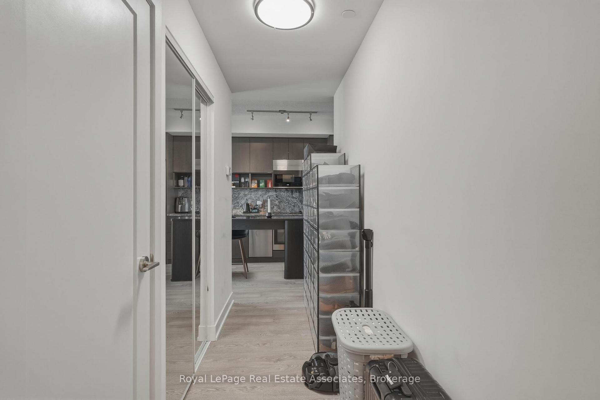 9 Mabelle Avenue Unit 3020 photo 18