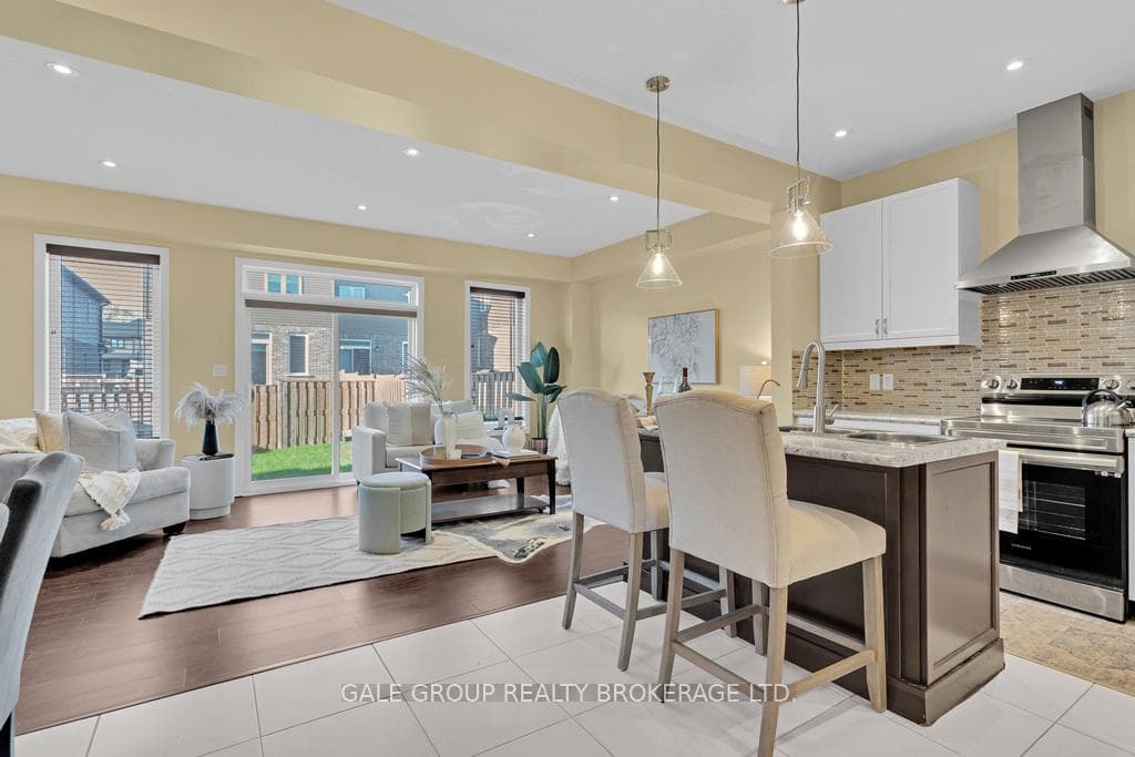 125 Links Crescent photo 6