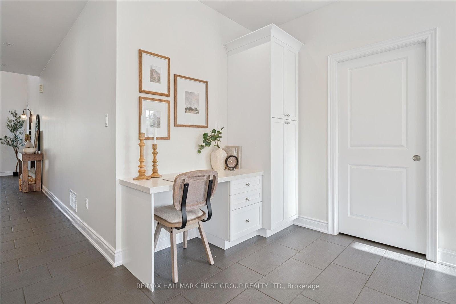 89 Stockell Crescent photo 8