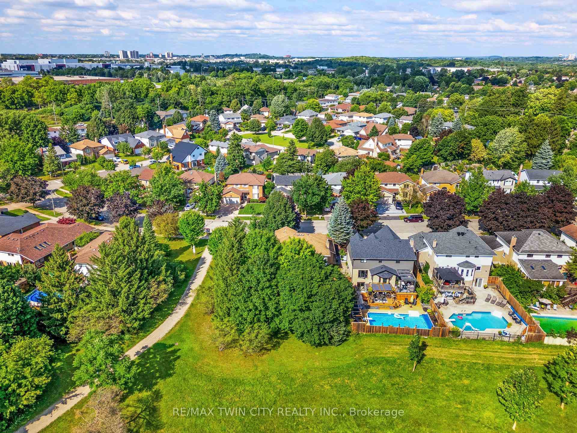 42 Maxwell Drive photo 40