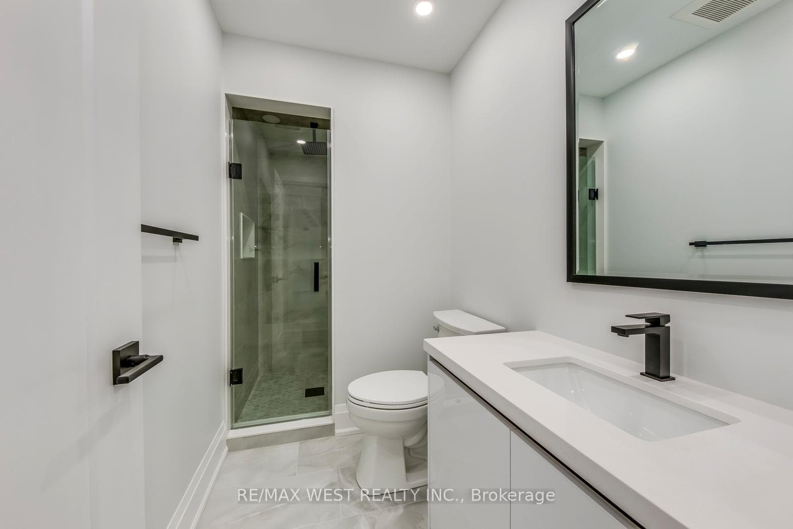 1190 Ossington Avenue Unit 1 photo 19