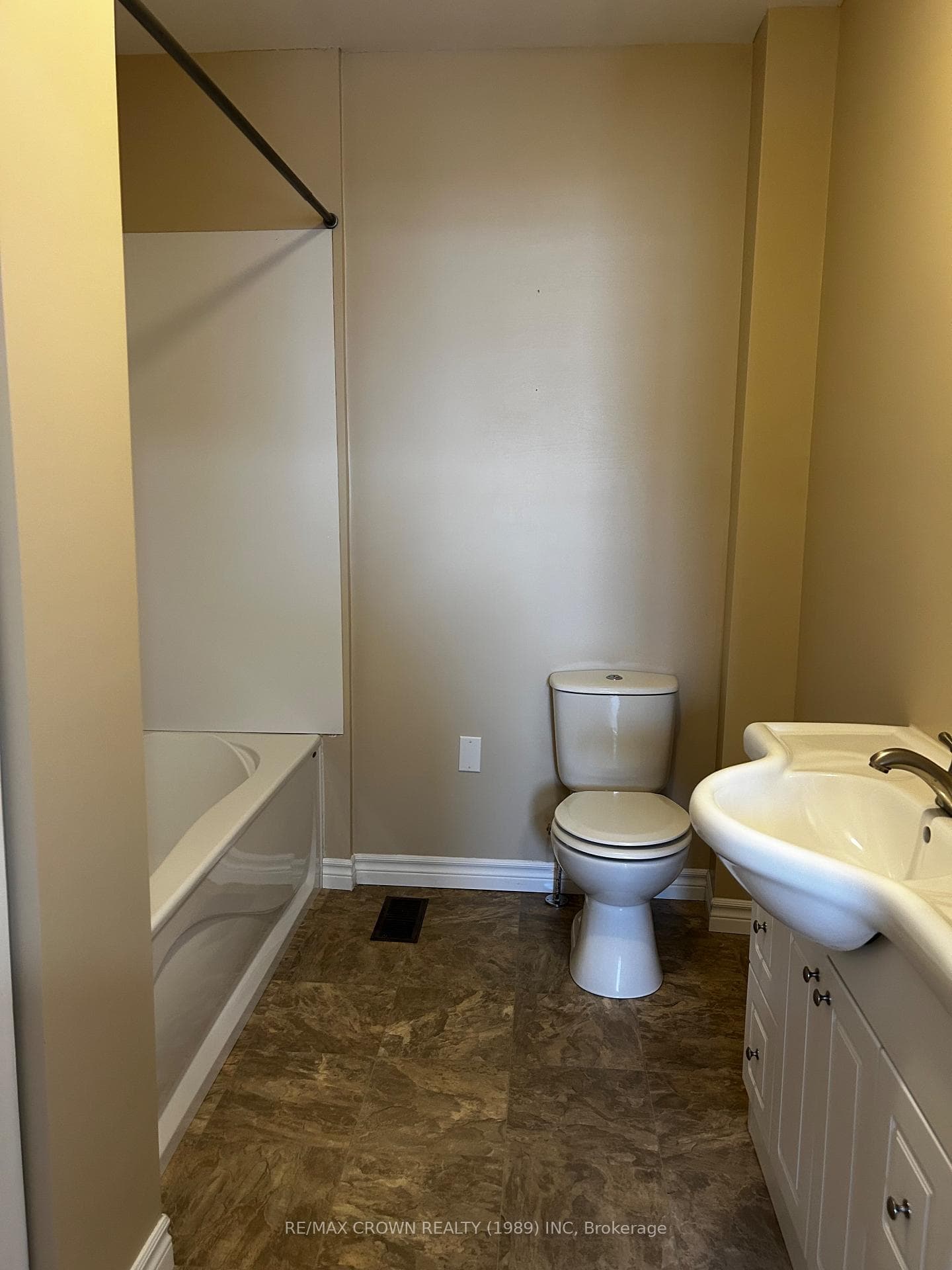Main level 4pc bathroom