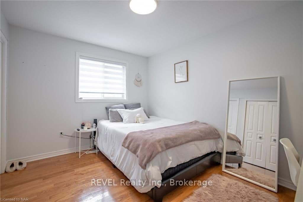 Great size secondary bedroom with a full wall of c