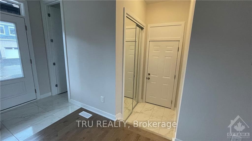 744 EMINENCE Street photo 5