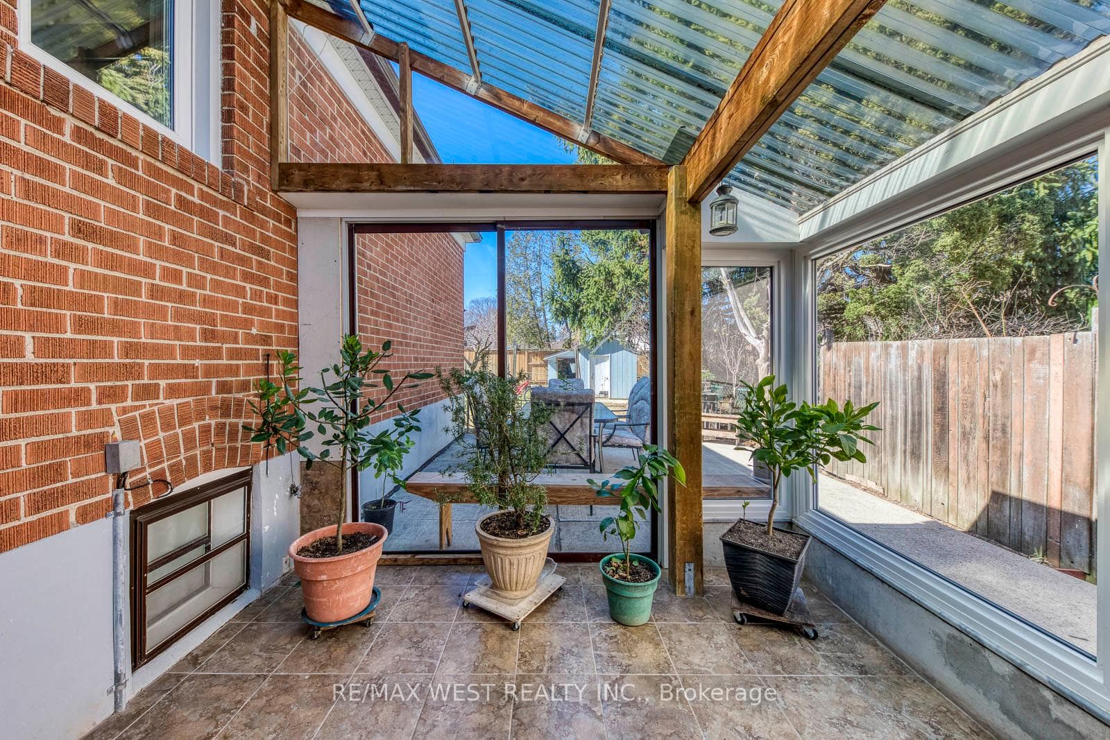 66 Prince Charles Drive photo 32