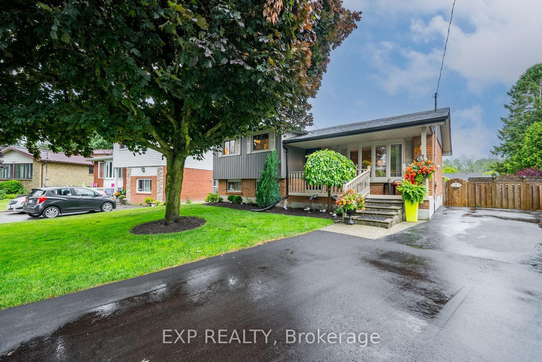 475 Westwood Drive photo 2