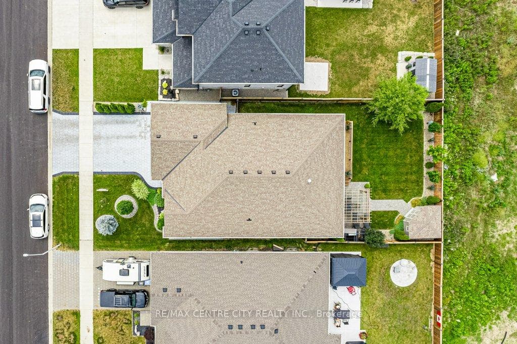 26 Elwood Street photo 44