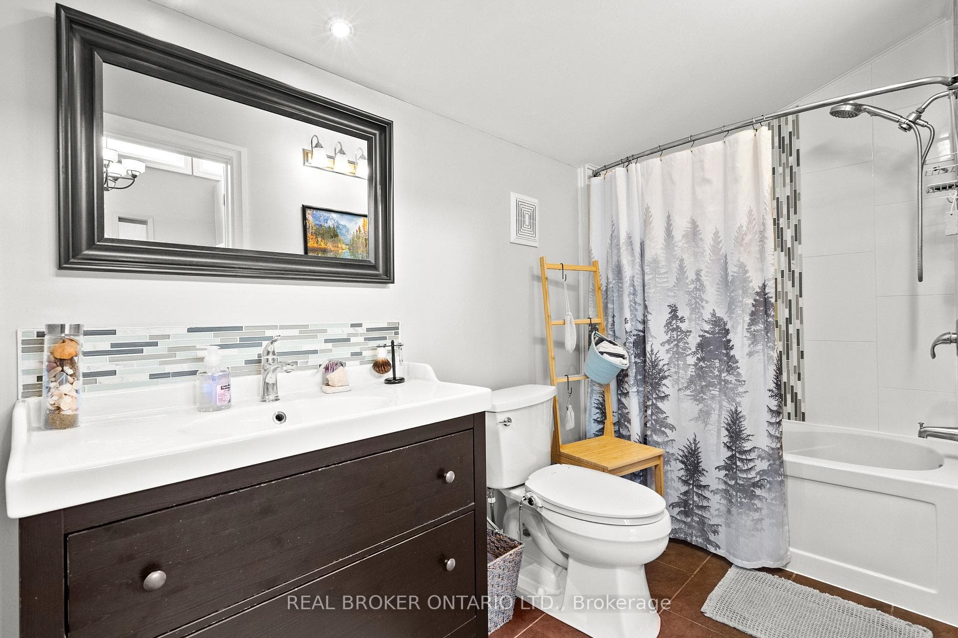 967 Upper Dwyer Hill Road photo 35