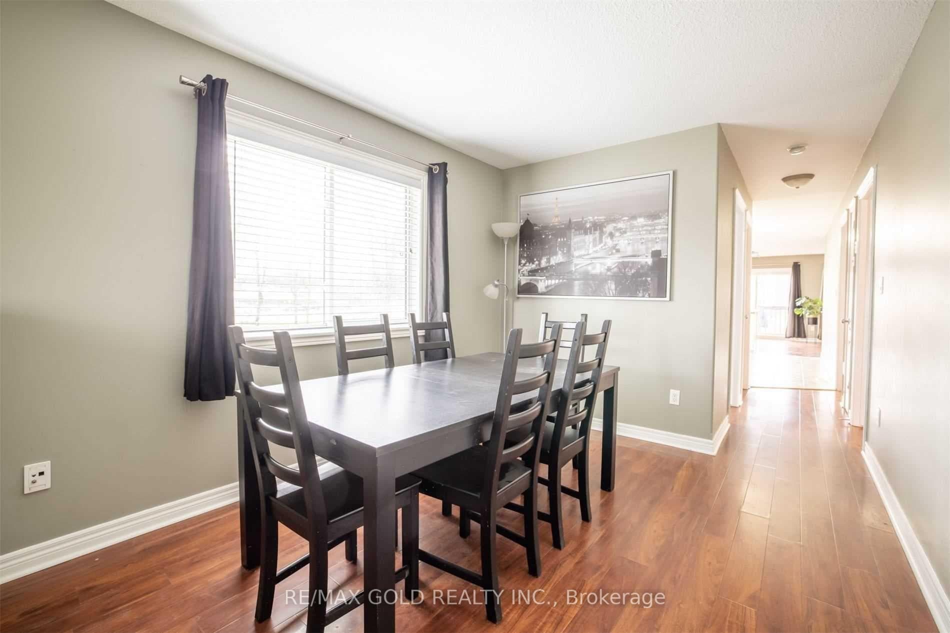 11 Rose Avenue photo 11