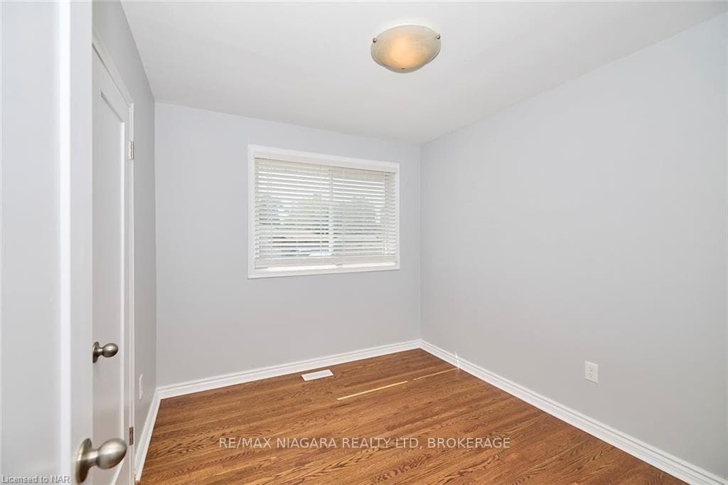 6933 Hagar Avenue photo 11