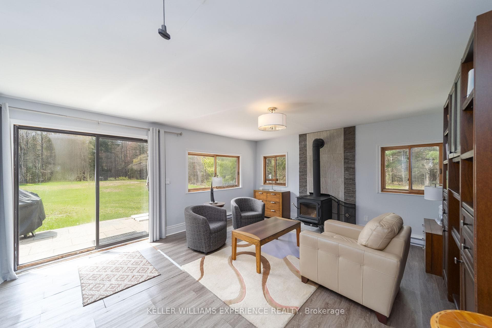 7390 Sadowa Road photo 13