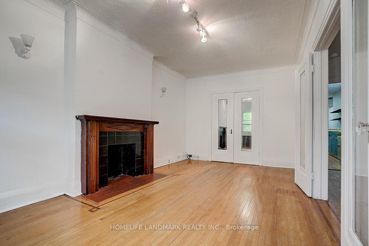149 Euclid Avenue Unit Main and Upper photo 8