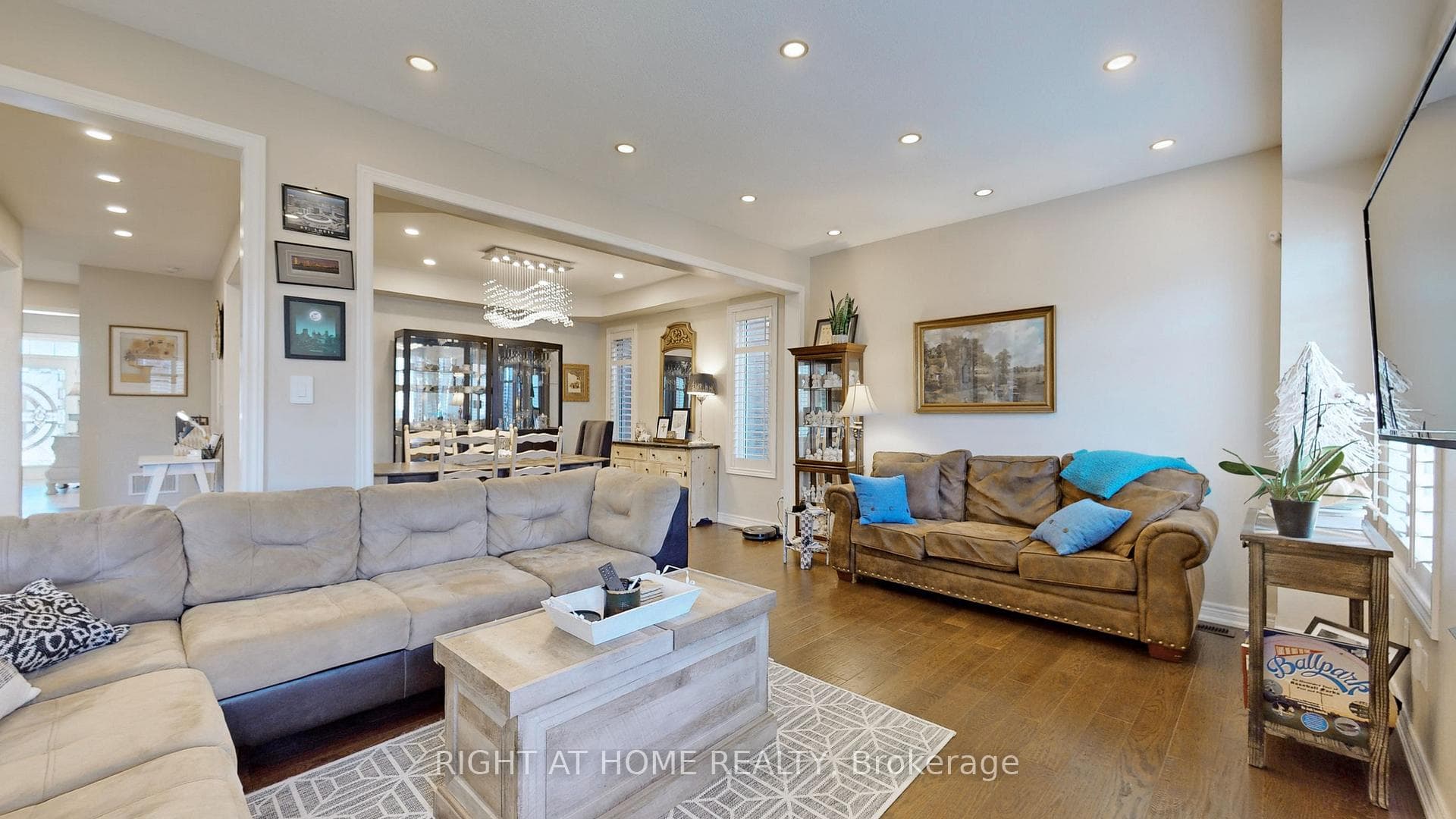 253 East's Corners Boulevard photo 4