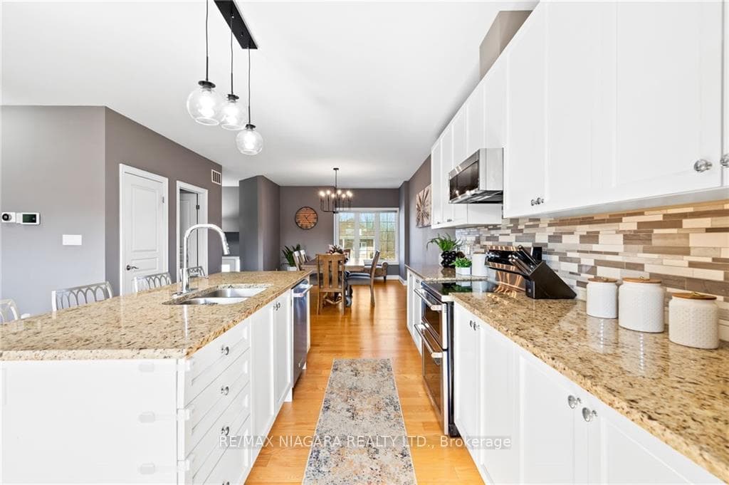 1055 Kerby Street photo 6