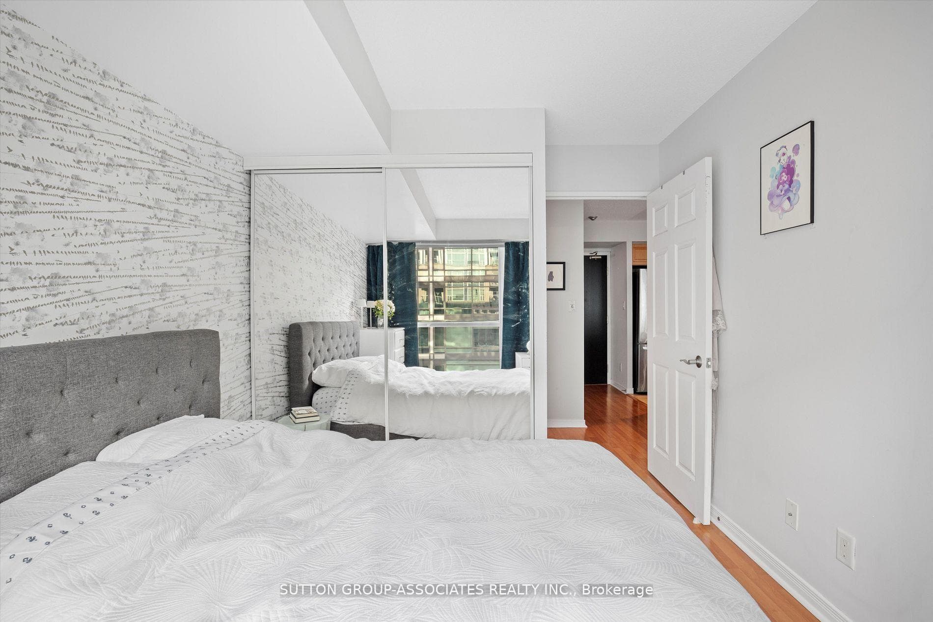 230 King Street Unit 1413 photo 22
