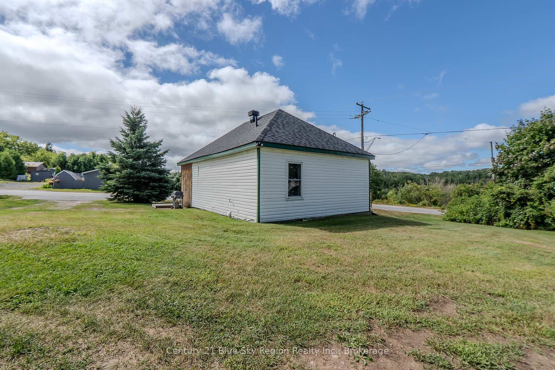 101 Boisvert Street photo 20