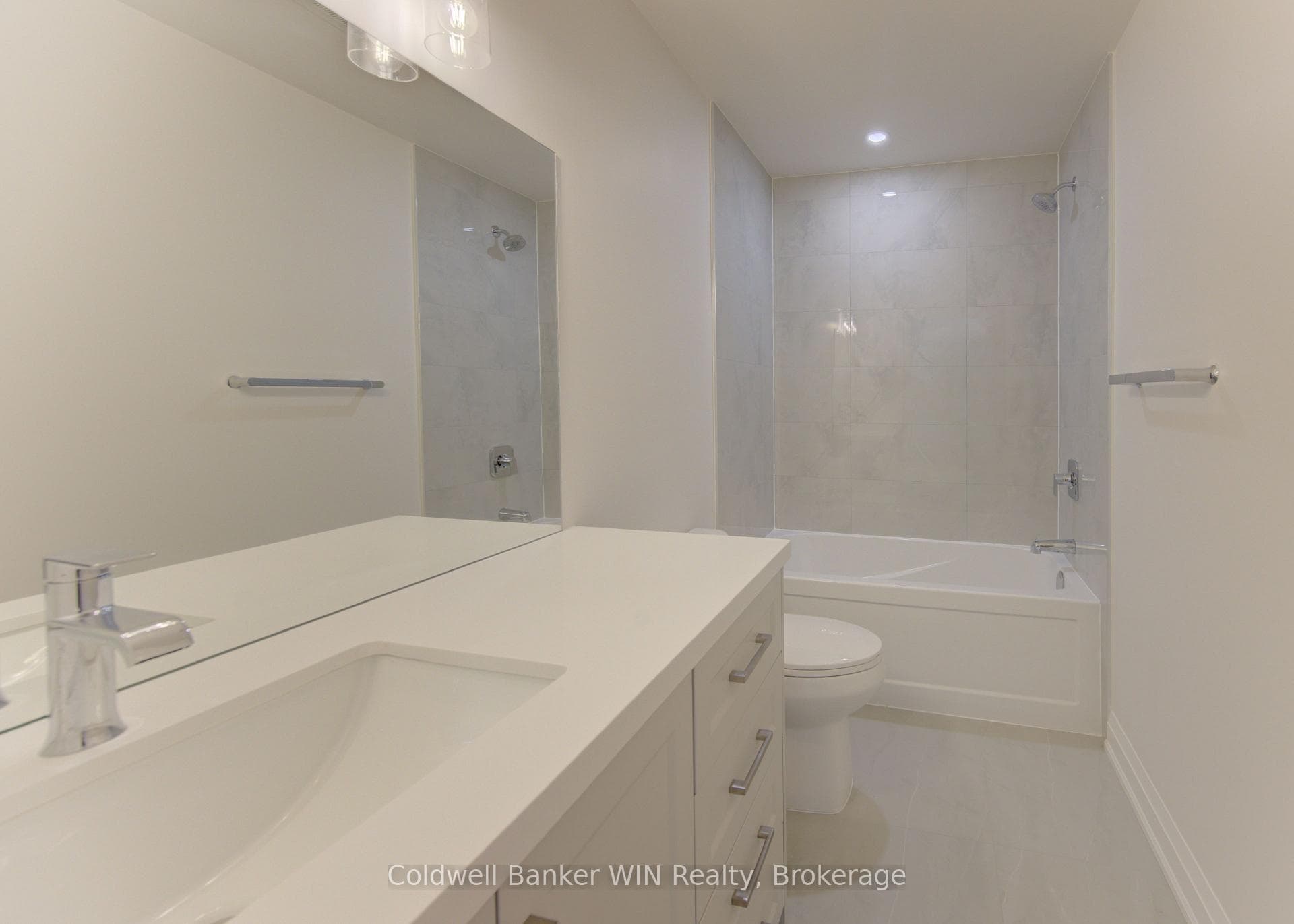 643 Martin Street photo 25