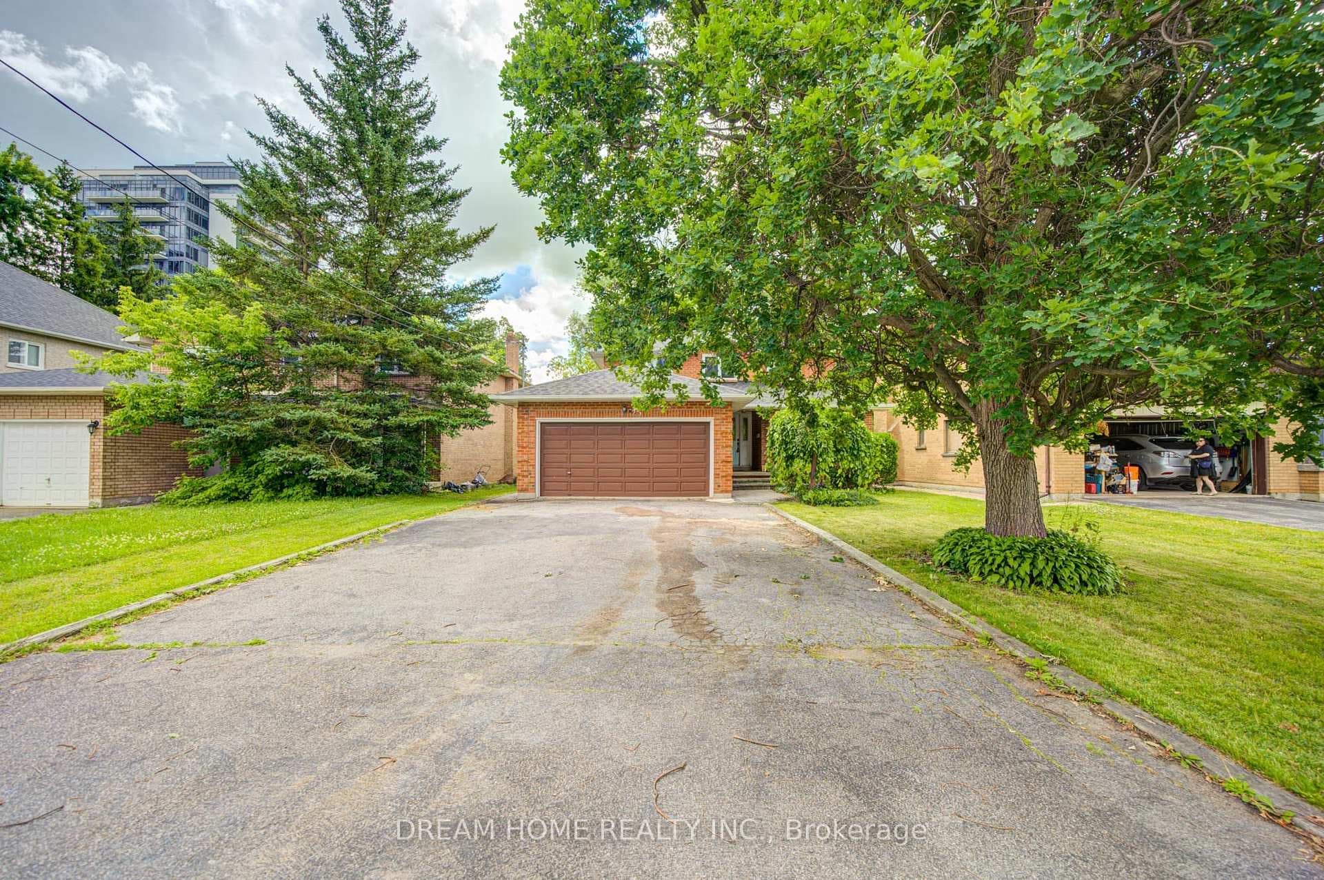 25 Yongehurst Road photo 2