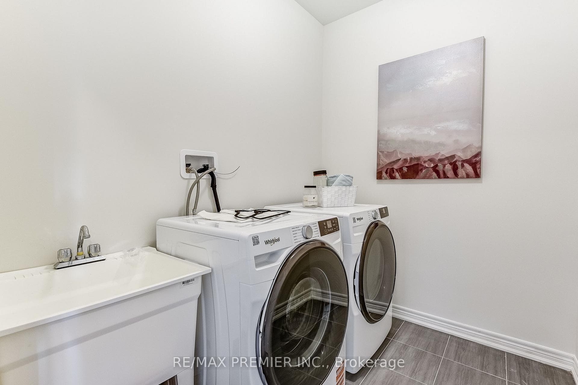 1267 Talisman Manor photo 38