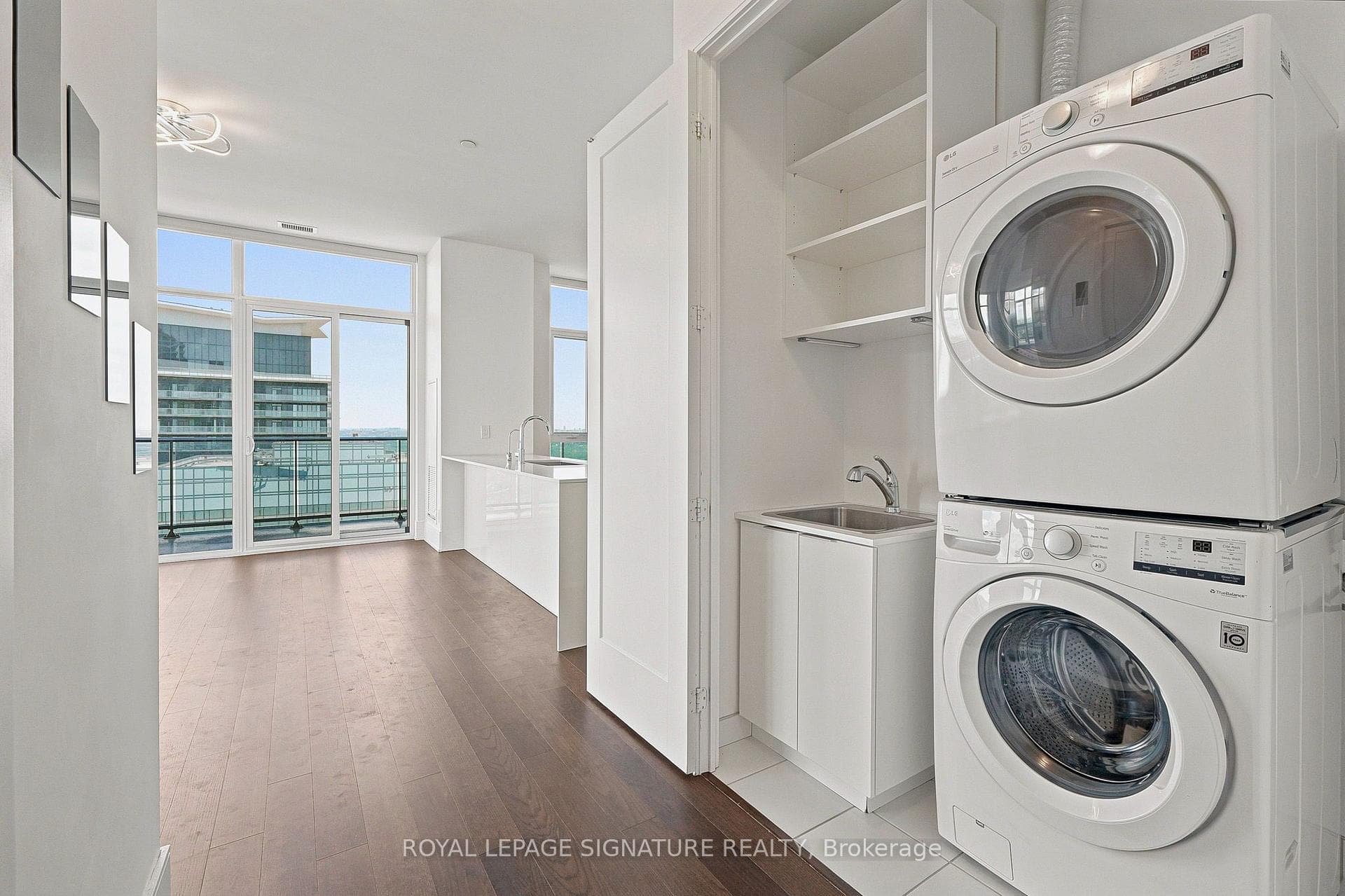 70 Annie Craig Drive Unit LPH 1 photo 23