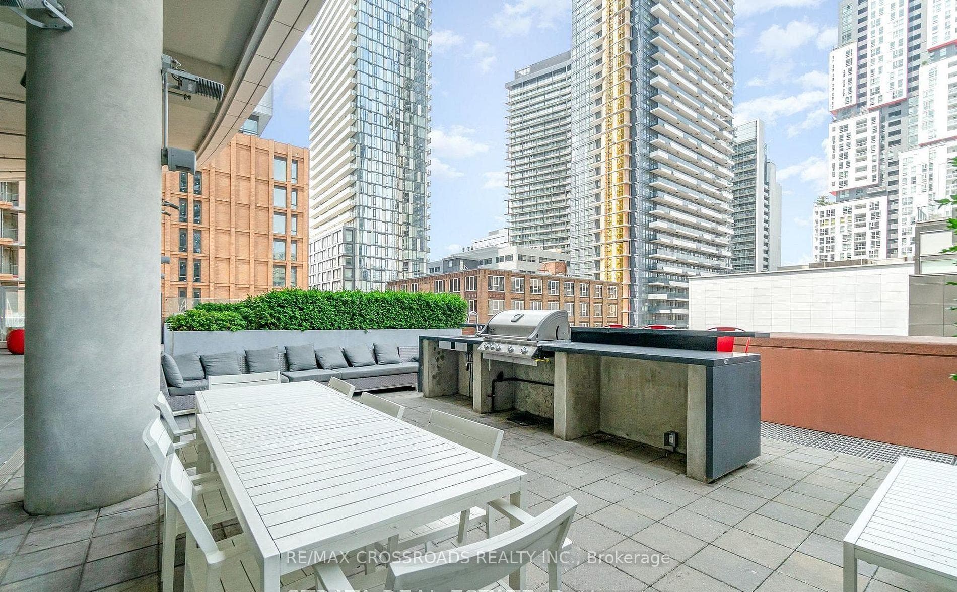 21 Widmer Street Unit 1412 photo 12